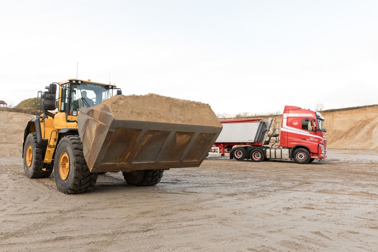 Transport af sand og grus